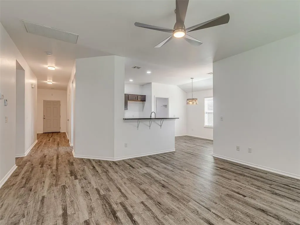 Photo 10 — 1720 Castle Street, Oklahoma City, OK 73120
