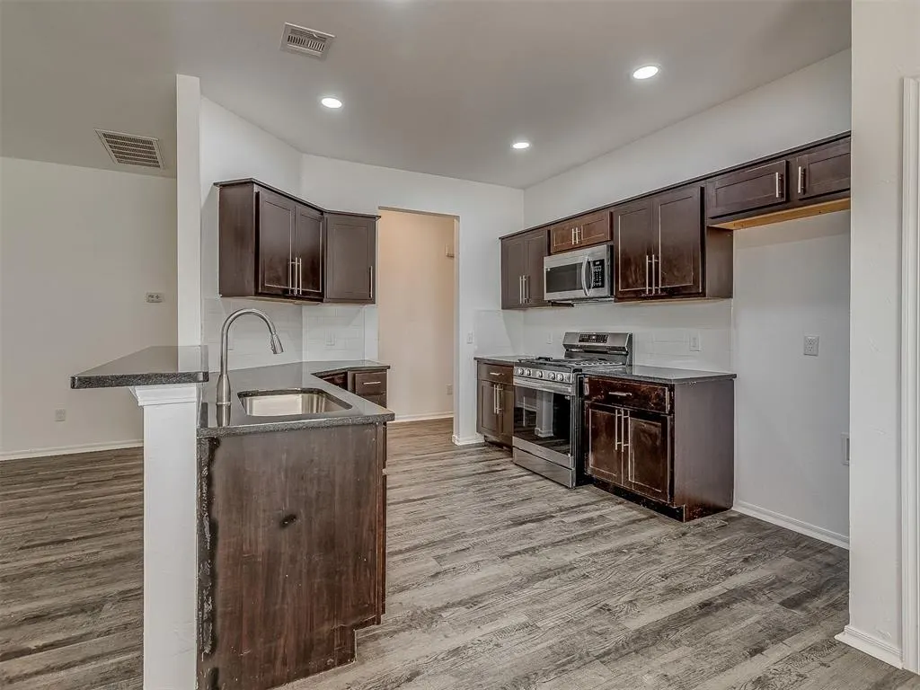 Photo 13 — 1720 Castle Street, Oklahoma City, OK 73120