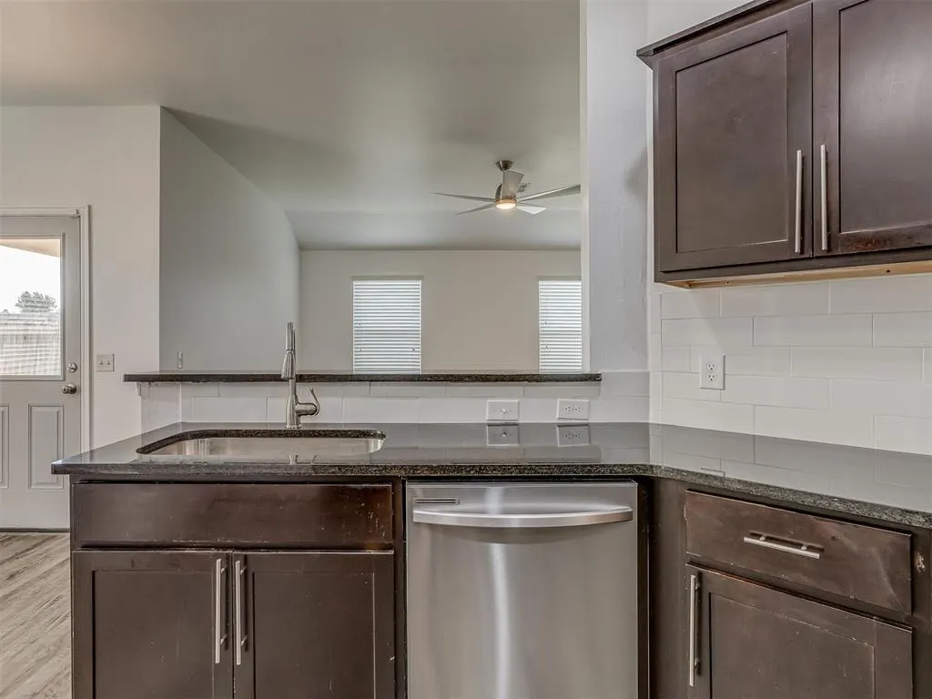 Photo 15 — 1720 Castle Street, Oklahoma City, OK 73120