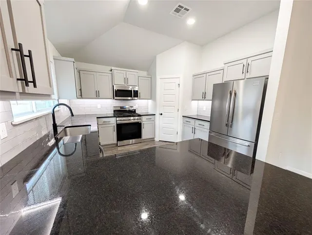 Photo 7 — 1008 Blackjack Creek Drive, Yukon, OK 73099