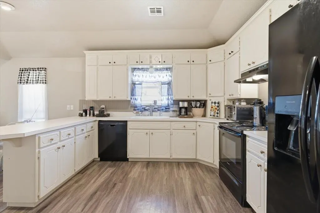 Photo 13 — 202 E Earl Street, Wanette, OK 74878