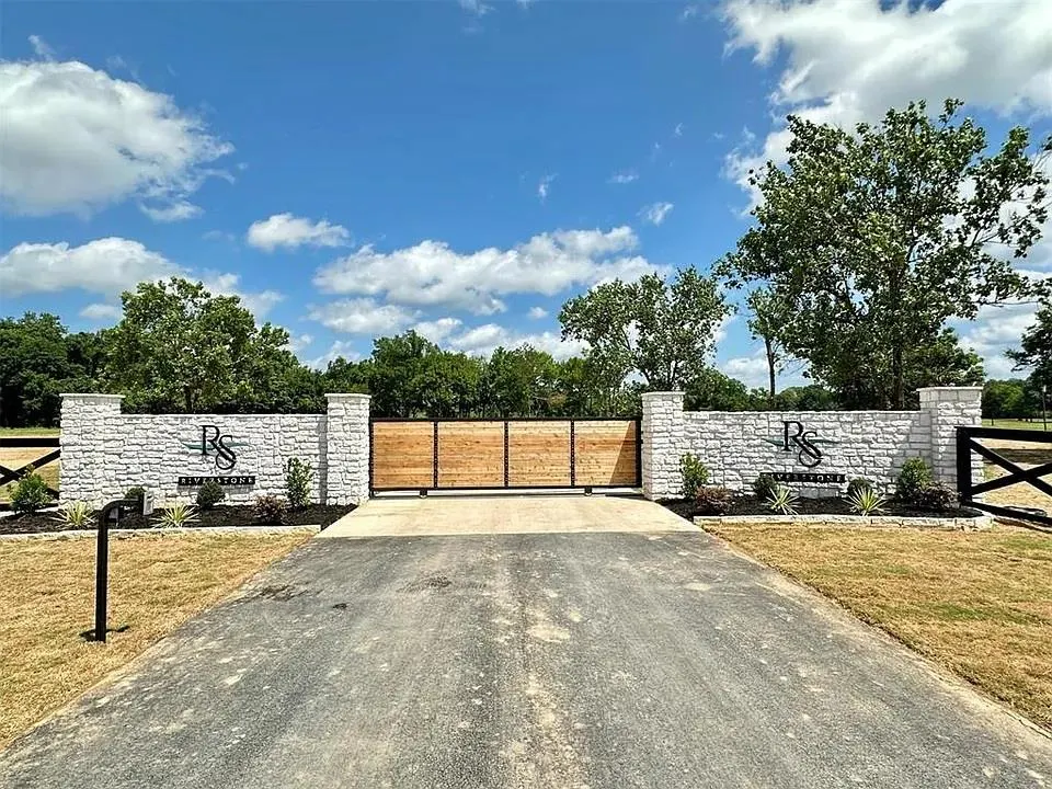 Photo 2 — 9 Riverstone Drive, Broken Bow, OK 74728