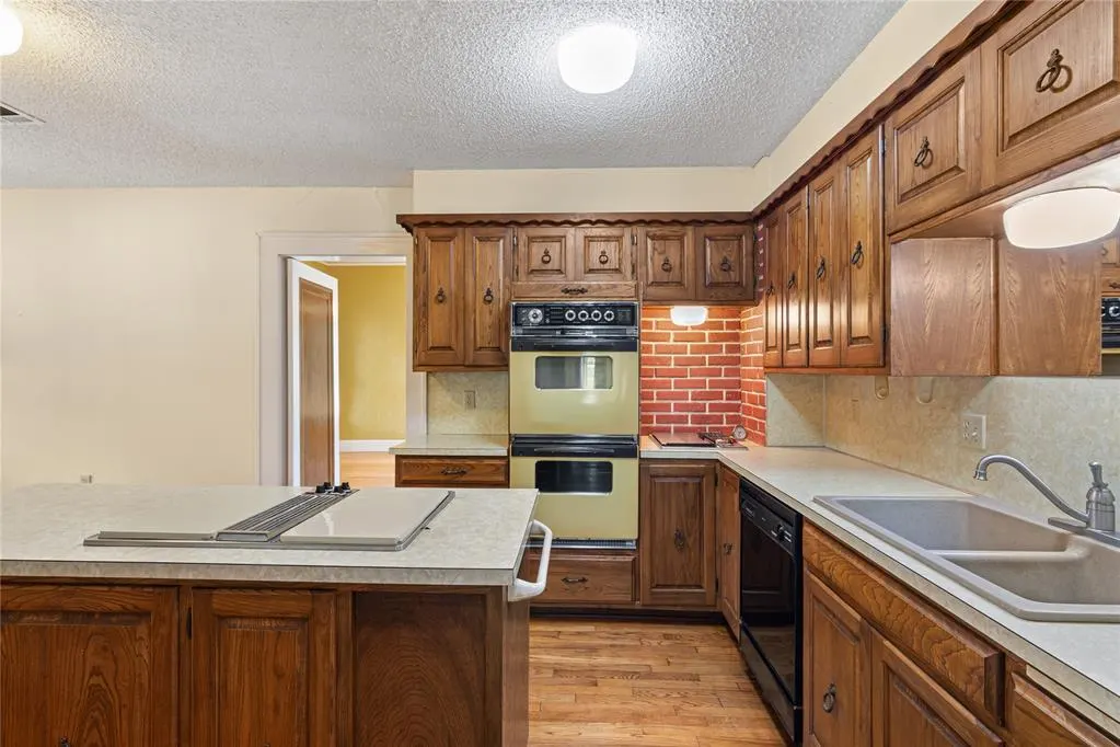 Photo 12 — 7530 NW 36th Street, Bethany, OK 73008
