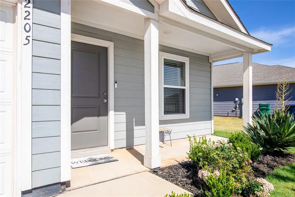 Photo 3 — 2205 Claire Drive, Yukon, OK 73099