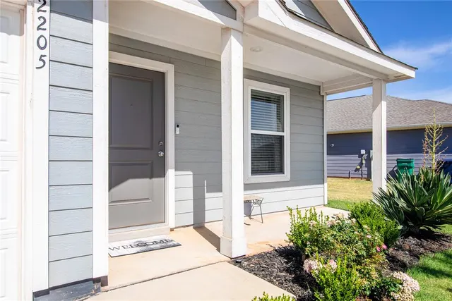 Photo 3 — 2205 Claire Drive, Yukon, OK 73099