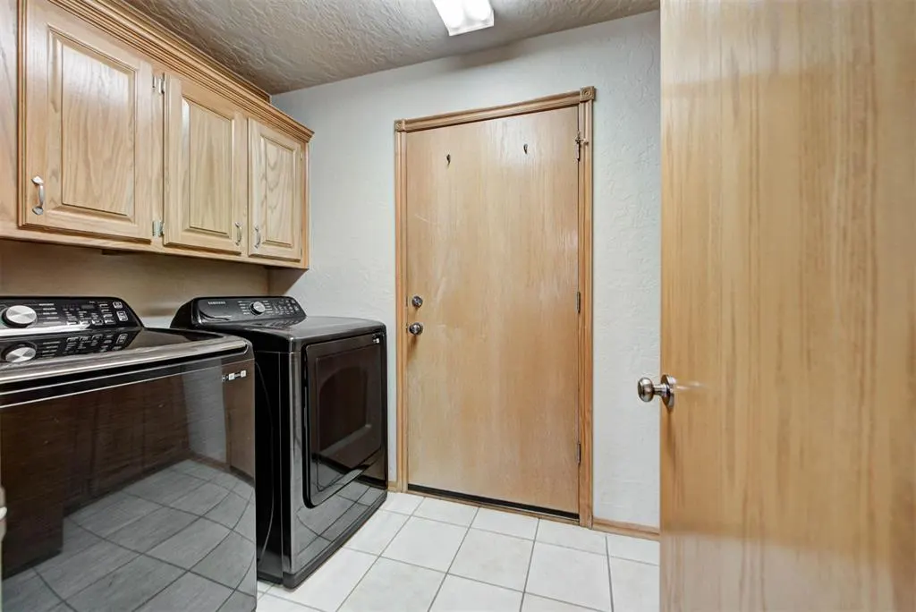 Photo 17 — 528 Loyd Lane, Moore, OK 73160