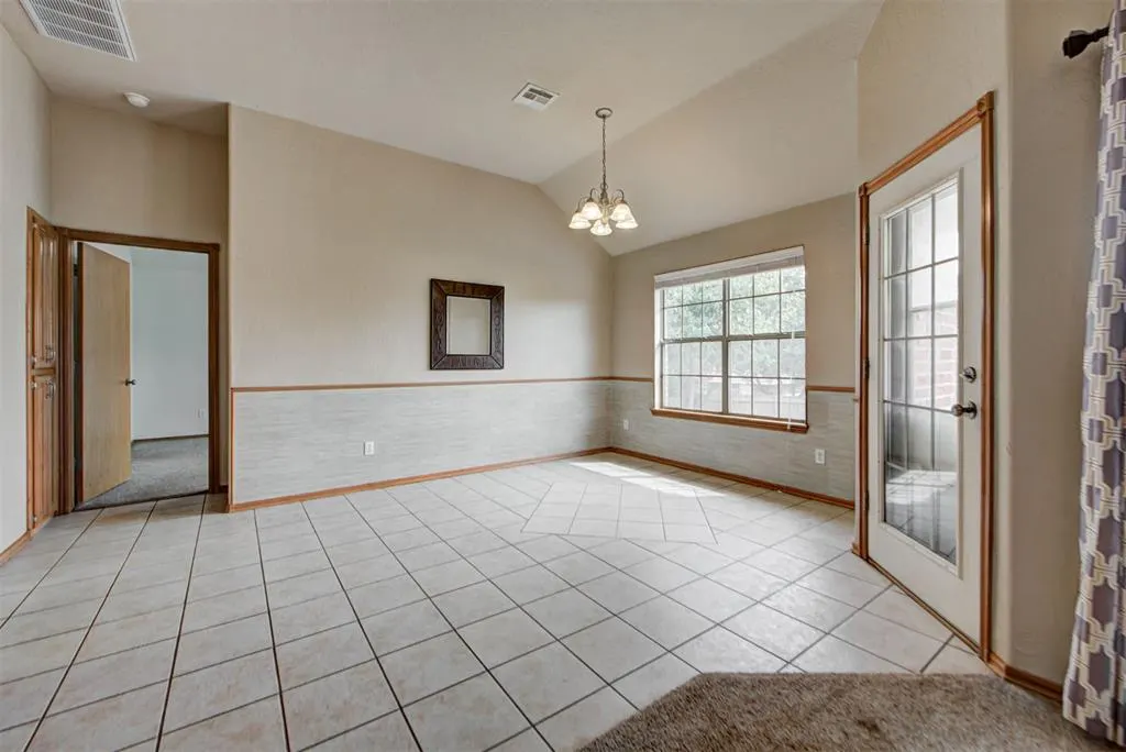 Photo 19 — 528 Loyd Lane, Moore, OK 73160