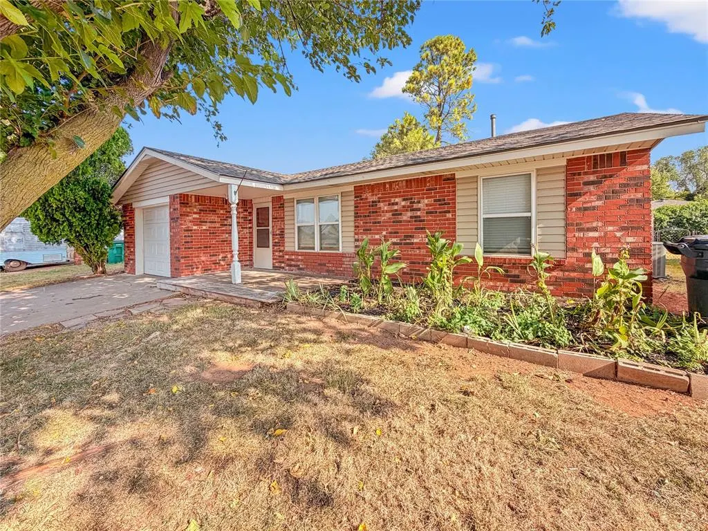 Photo 2 — 12337 Southgate Drive, Yukon, OK 73099