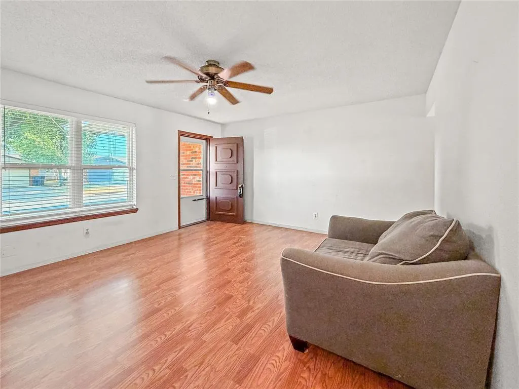 Photo 4 — 12337 Southgate Drive, Yukon, OK 73099