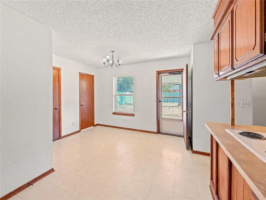 Photo 6 — 12337 Southgate Drive, Yukon, OK 73099