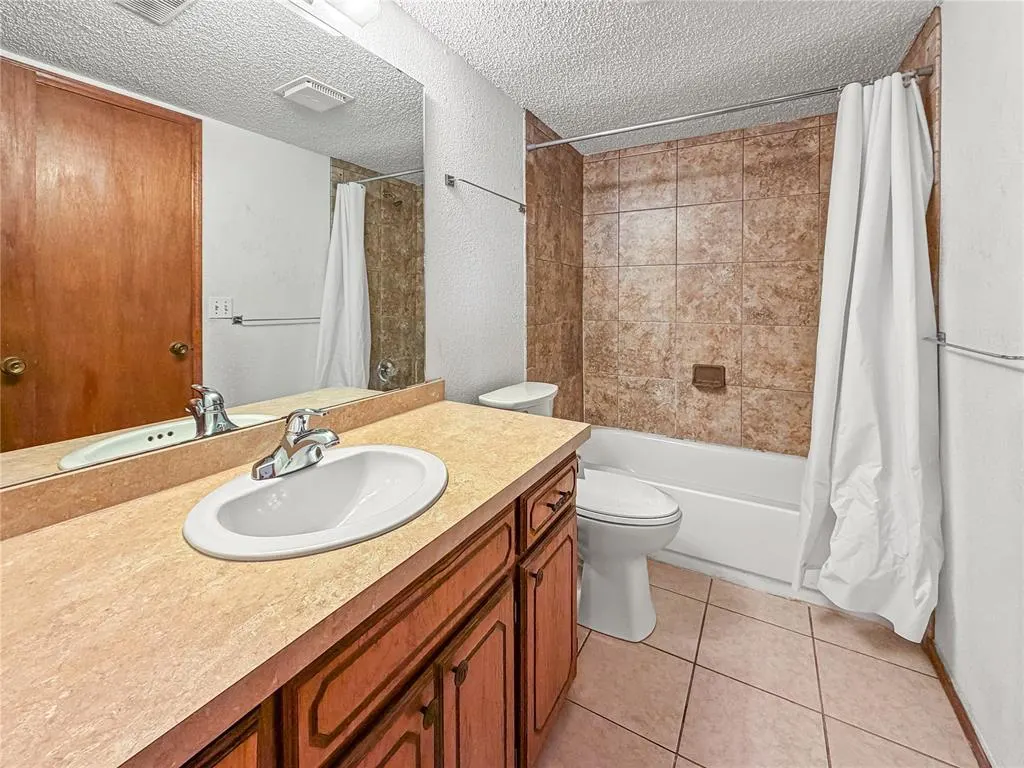 Photo 12 — 12337 Southgate Drive, Yukon, OK 73099