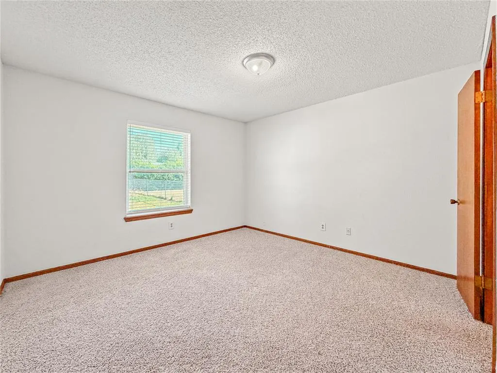 Photo 14 — 12337 Southgate Drive, Yukon, OK 73099