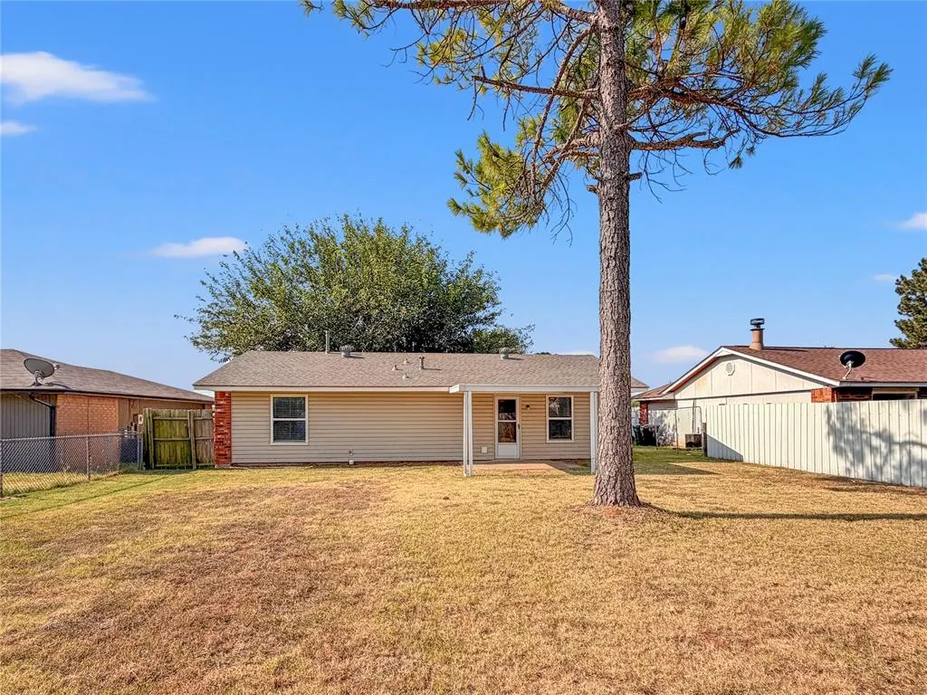 Photo 16 — 12337 Southgate Drive, Yukon, OK 73099