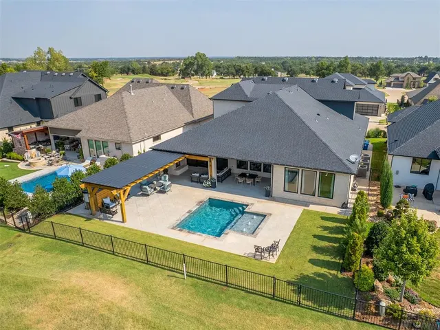 Photo 3 — 2108 Wiregrass Drive, Edmond, OK 73025
