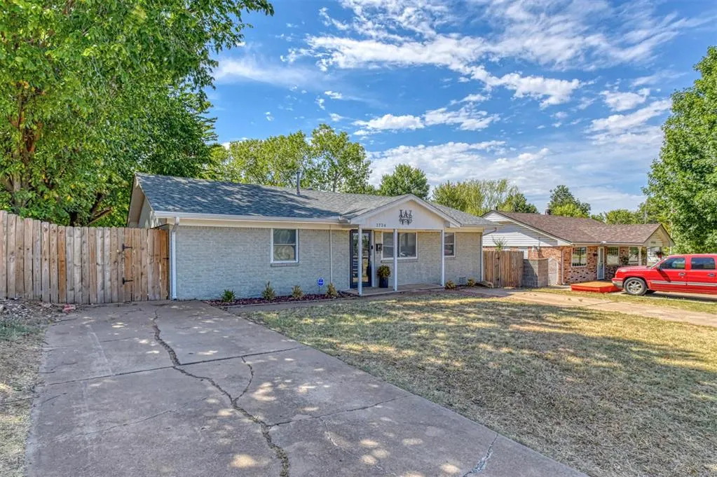 Photo 2 — 1724 S Jensen Avenue, El Reno, OK 73036