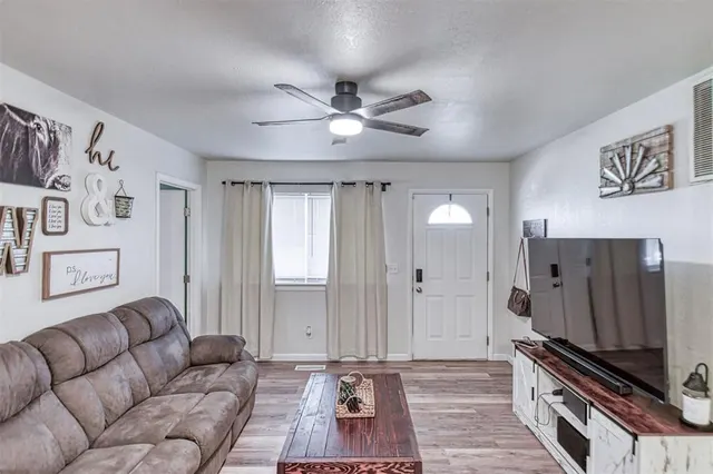 Photo 5 — 1724 S Jensen Avenue, El Reno, OK 73036