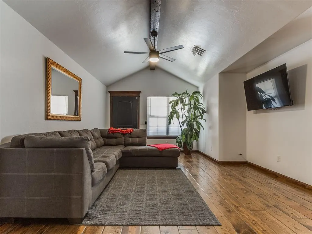 Photo 11 — 805 Lawton, Oklahoma City, OK 73160