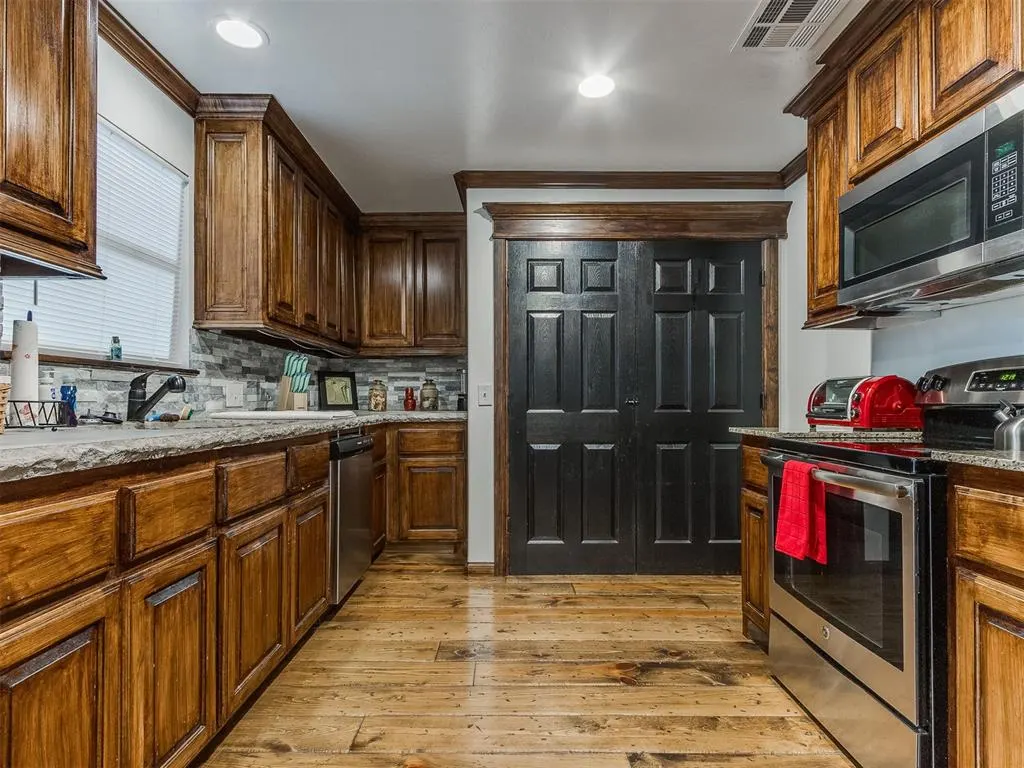 Photo 21 — 805 Lawton, Oklahoma City, OK 73160