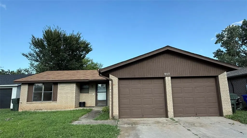 Front exterior — 905 Branchwood Court, Norman, OK 73072