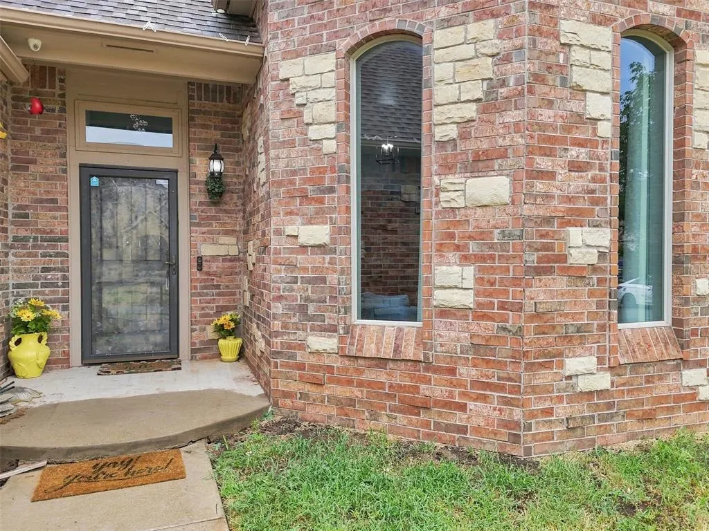 Photo 2 — 9316 NW 133rd Court, Yukon, OK 73099