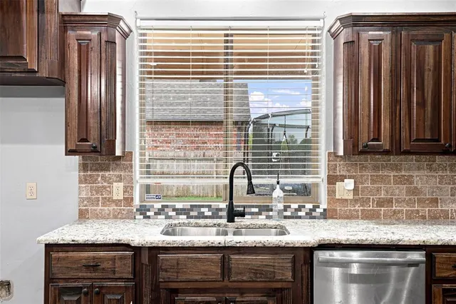 Photo 8 — 9316 NW 133rd Court, Yukon, OK 73099
