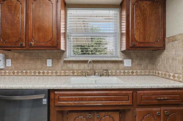 Photo 7 — 11605 Mackel Drive, Oklahoma City, OK 73170