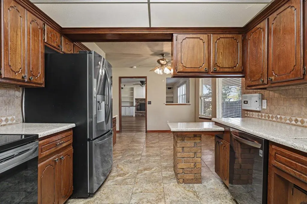 Photo 9 — 11605 Mackel Drive, Oklahoma City, OK 73170