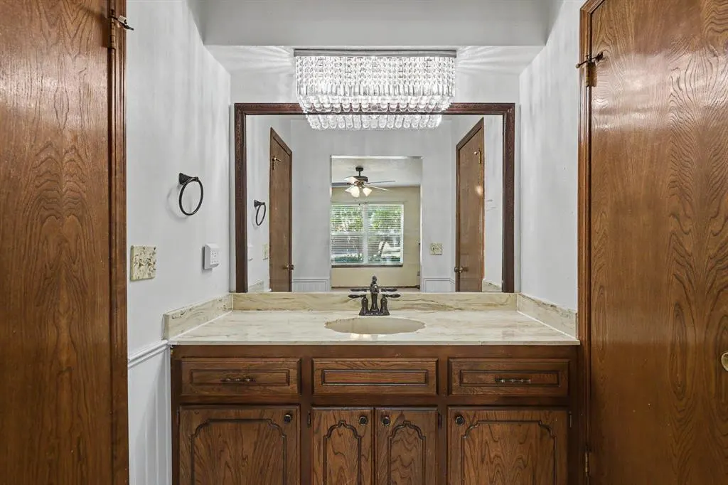 Photo 12 — 11605 Mackel Drive, Oklahoma City, OK 73170
