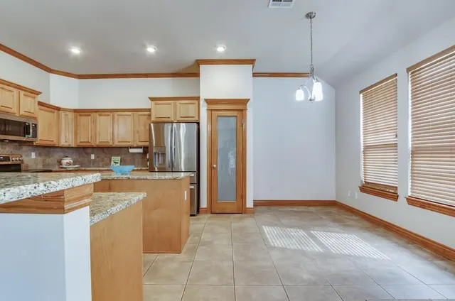 Photo 6 — 12510 Blue Meadow, Guthrie, OK 73044
