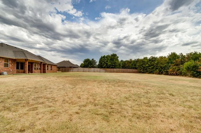 Photo 21 — 12510 Blue Meadow, Guthrie, OK 73044