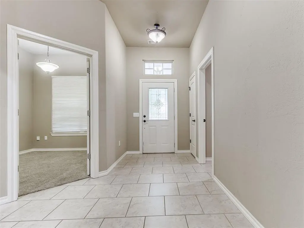 Photo 4 — 1625 Savannah Lane, Edmond, OK 73003
