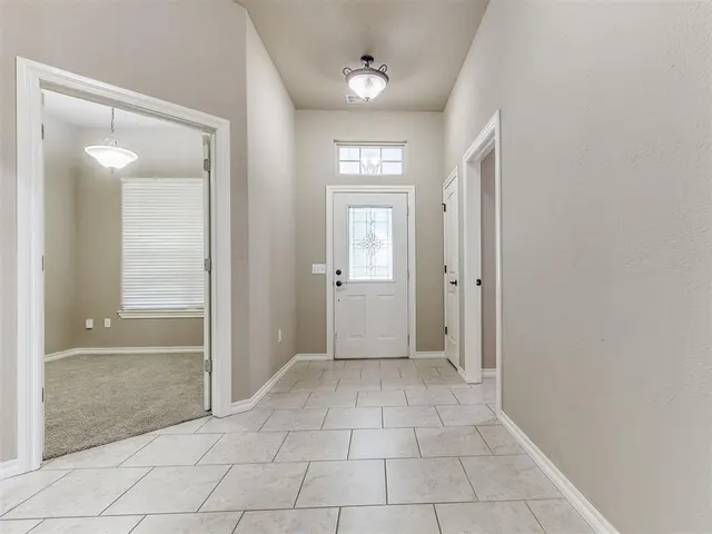 Photo 4 — 1625 Savannah Lane, Edmond, OK 73003