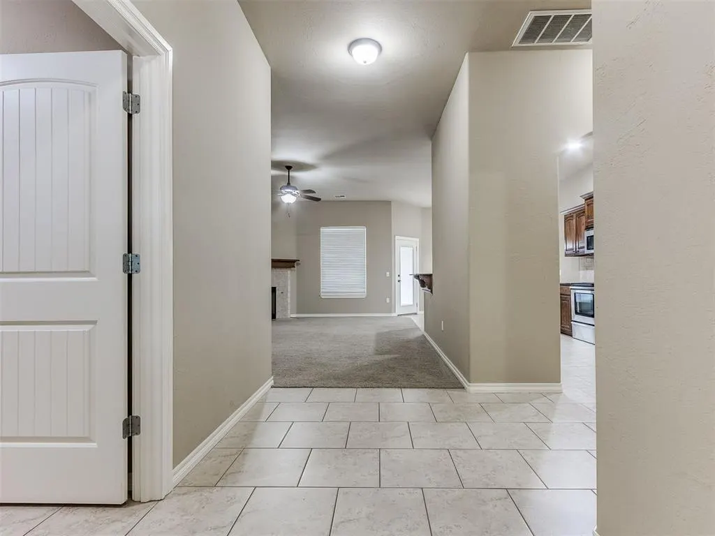 Photo 6 — 1625 Savannah Lane, Edmond, OK 73003