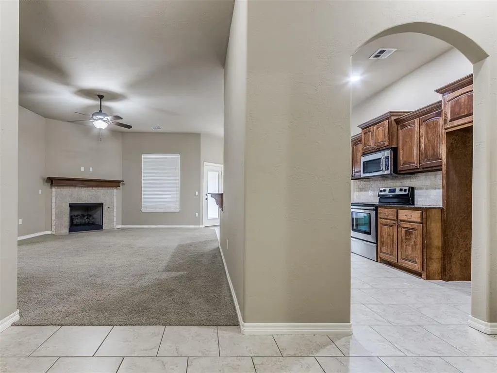 Photo 7 — 1625 Savannah Lane, Edmond, OK 73003