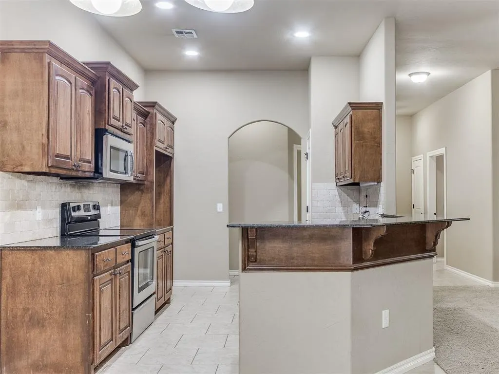 Photo 16 — 1625 Savannah Lane, Edmond, OK 73003