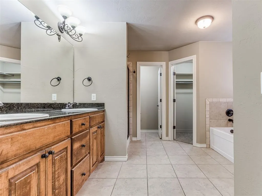 Photo 23 — 1625 Savannah Lane, Edmond, OK 73003
