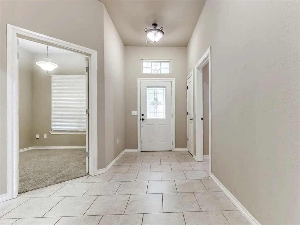 Photo 4 — 1625 Savannah Lane, Edmond, OK 73003