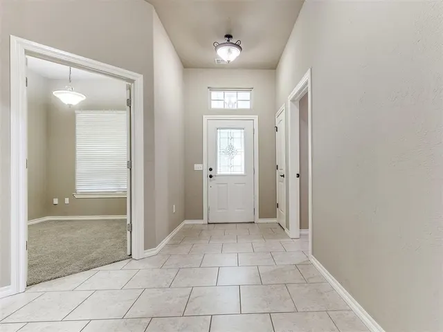 Photo 4 — 1625 Savannah Lane, Edmond, OK 73003