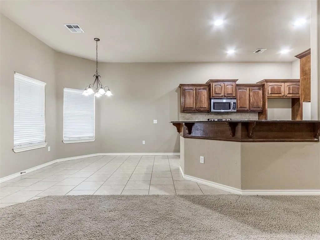 Photo 9 — 1625 Savannah Lane, Edmond, OK 73003