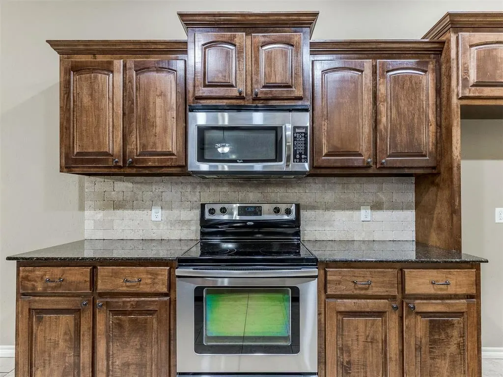Photo 14 — 1625 Savannah Lane, Edmond, OK 73003