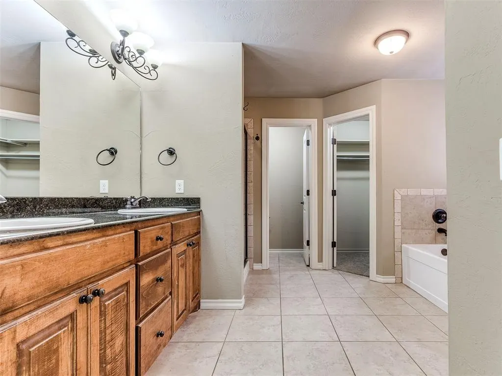 Photo 21 — 1625 Savannah Lane, Edmond, OK 73003