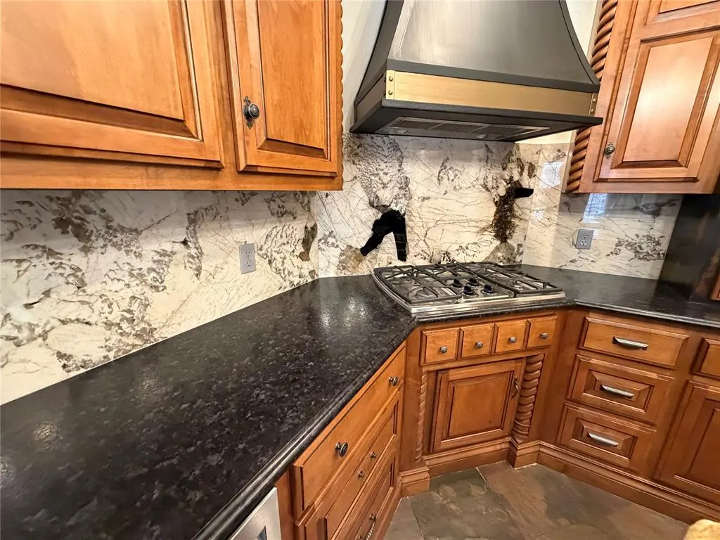Photo 6 — 919 Stone Creek Boulevard, Yukon, OK 73099