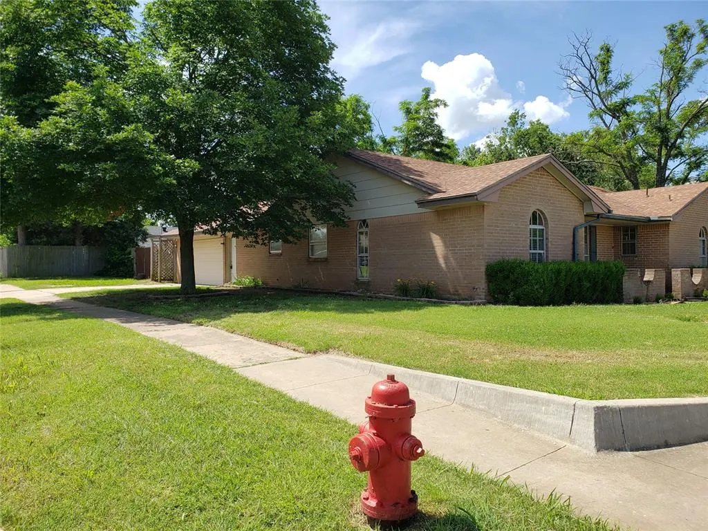 Front exterior — 1932 Elmhurst Drive, Norman, OK 73071