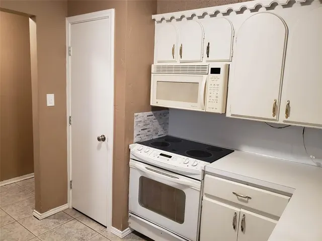 Photo 5 — 1932 Elmhurst Drive, Norman, OK 73071