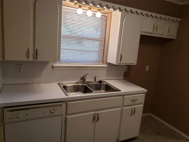 Photo 6 — 1932 Elmhurst Drive, Norman, OK 73071