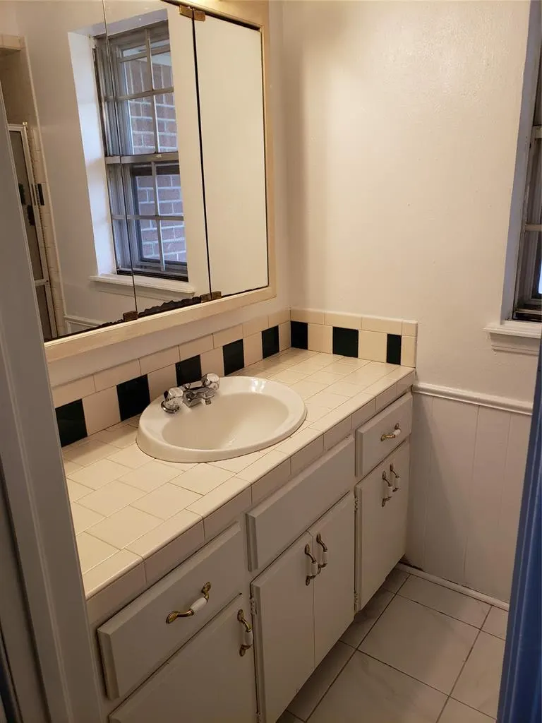Photo 11 — 1932 Elmhurst Drive, Norman, OK 73071