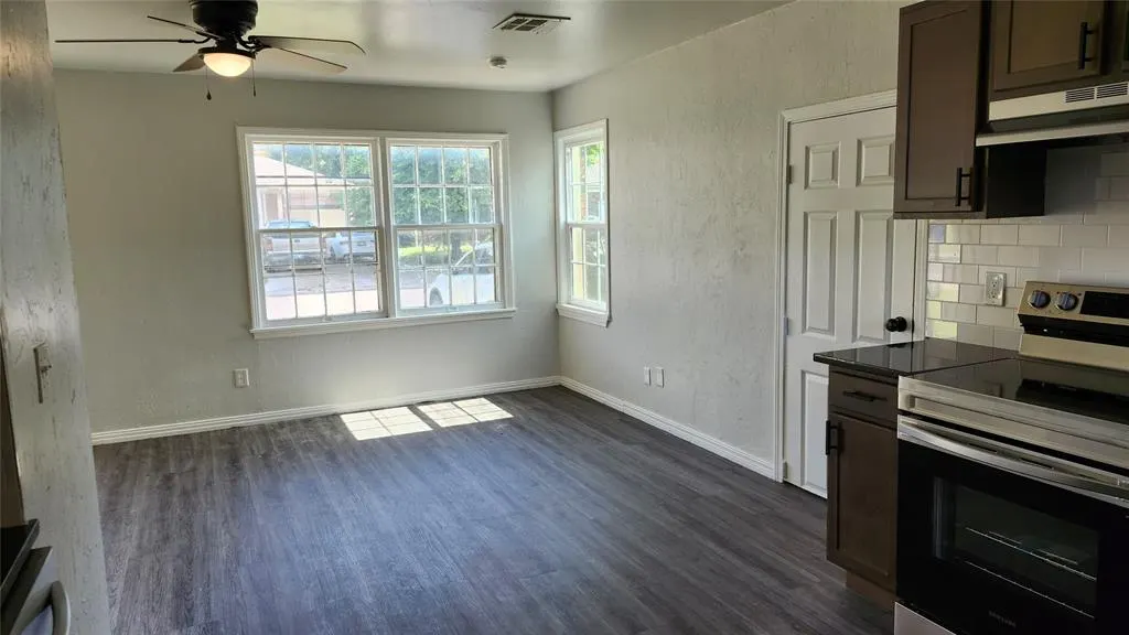 Photo 4 — 1833 Westchester Drive, Oklahoma City, OK 73120