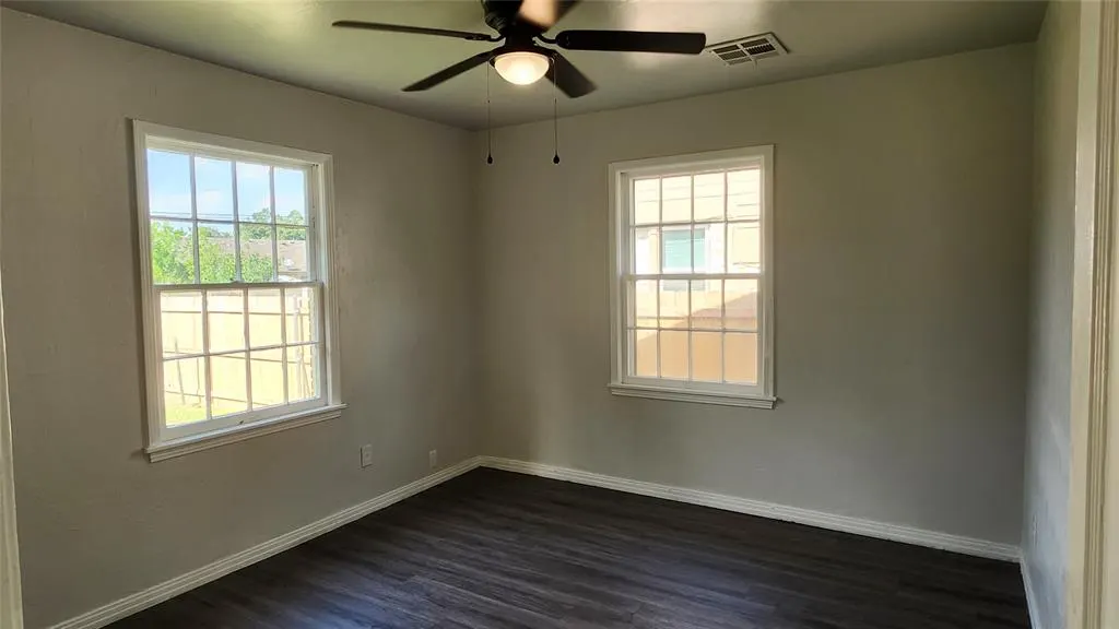 Photo 6 — 1833 Westchester Drive, Oklahoma City, OK 73120