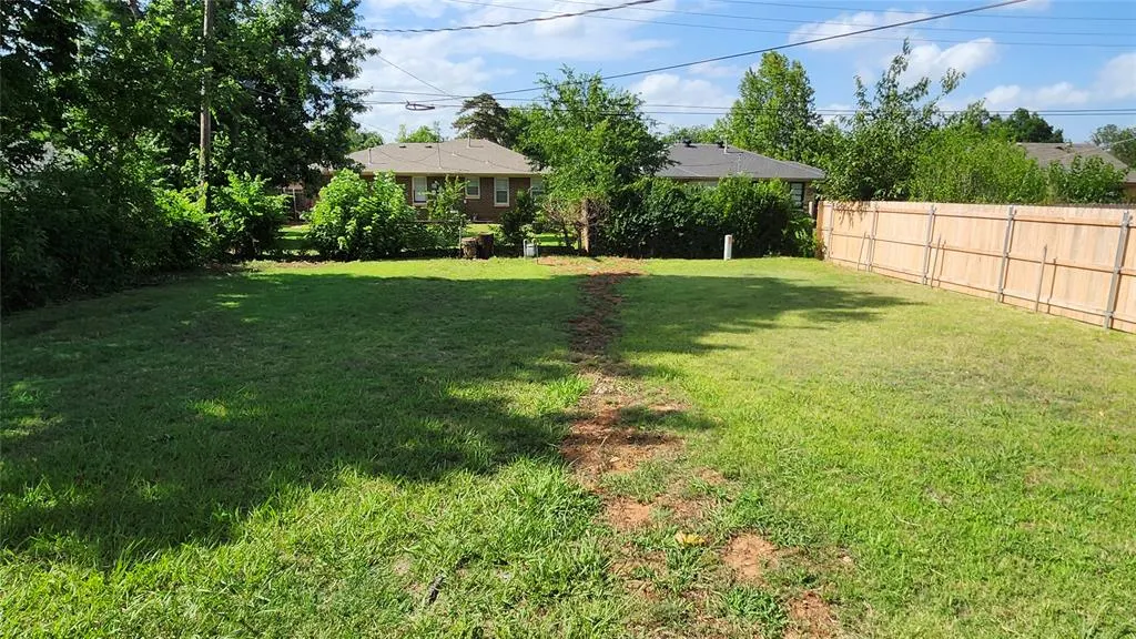 Photo 13 — 1833 Westchester Drive, Oklahoma City, OK 73120