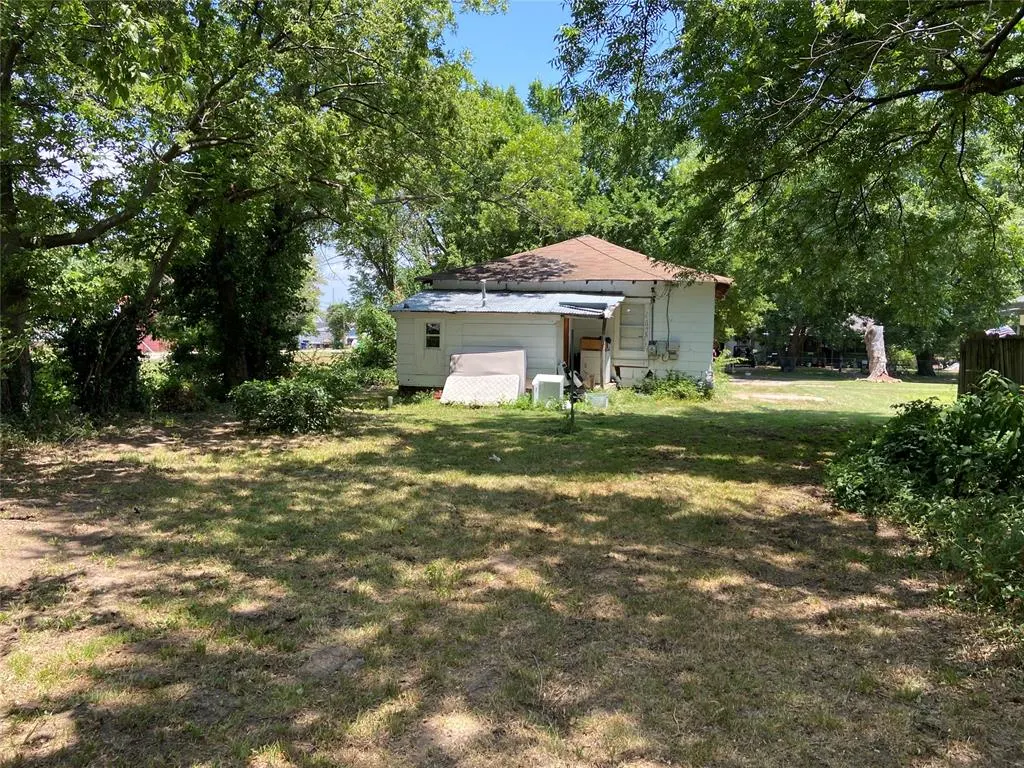 Photo 12 — 119 S 7th Street, Okemah, OK 74859